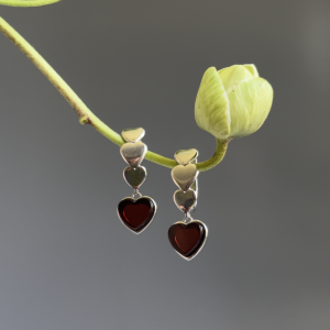 Серебряные серьги с янтарём E9202RV