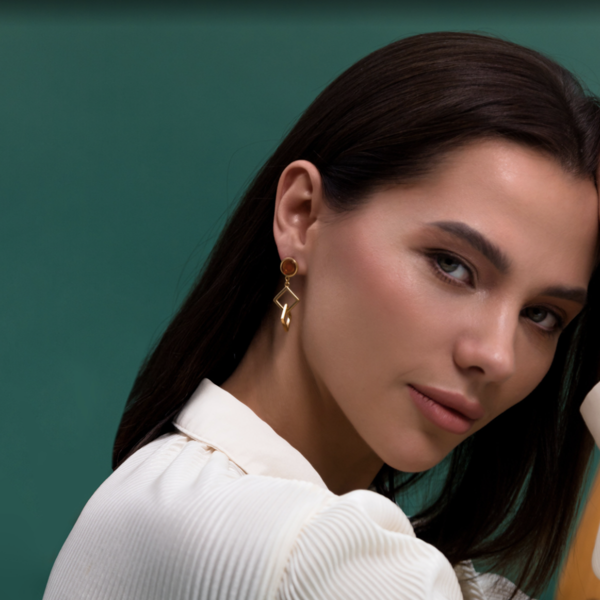 Silver earrings with amber E9195ZK Silver earrings with amber E9195ZK