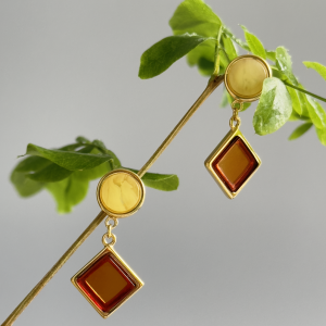 Серебряные серьги с янтарём E9177ZO