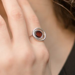 Кольцо серебряное с янтарём R9171RV Кольцо серебряное с янтарём R9171RV