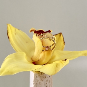 Кольцо серебряное с янтарём R9186ZM