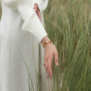 Браслет серебряный с янтарём W9313ZO