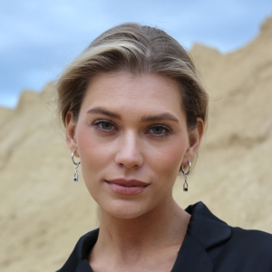 Серебряные серьги с янтарём E25037SV