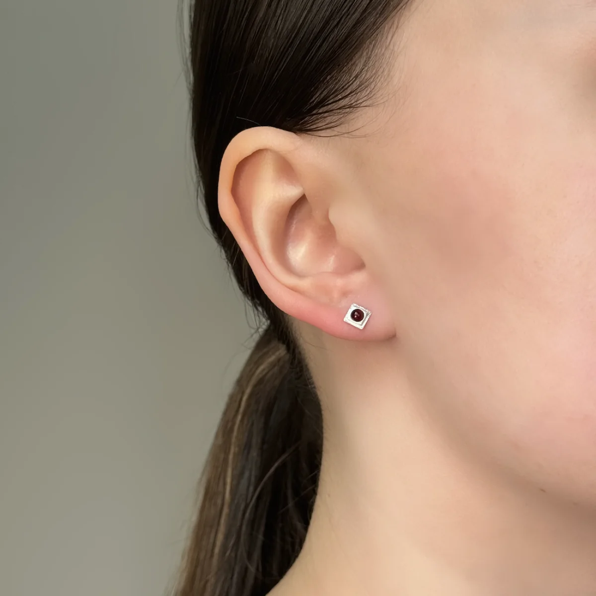 Серебряные серьги с янтарём E22043SV Серебряные серьги с янтарём E22043SV