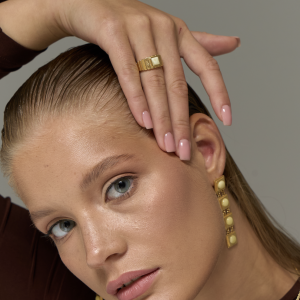 Серебряные серьги с янтарём E21043ZM