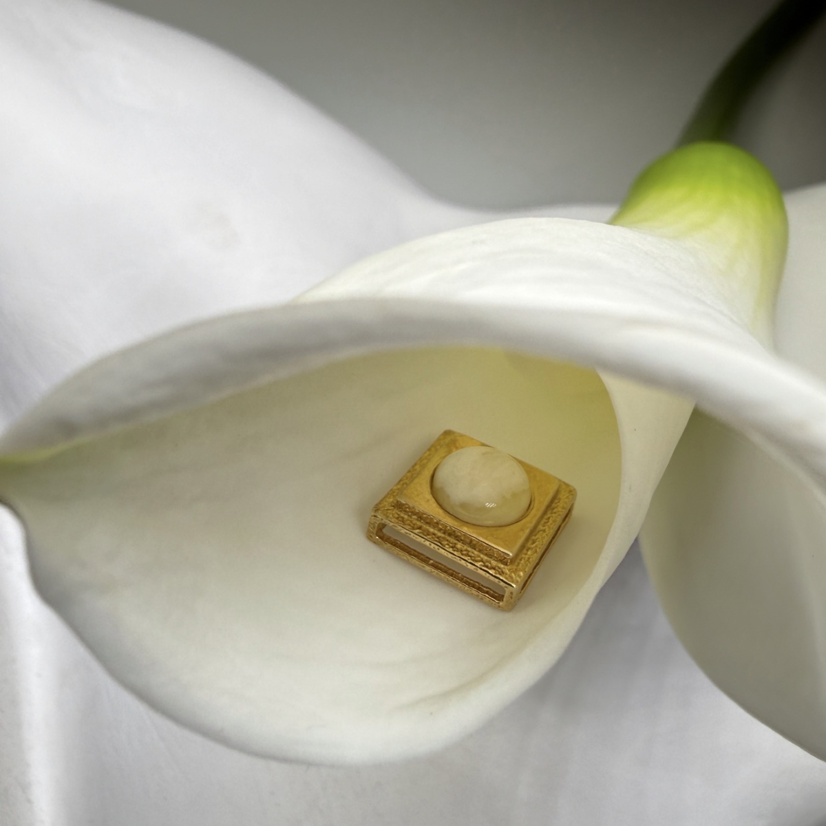 Кулон серебряный с янтарём P20043ZM