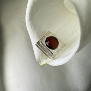 Кулон серебряный с янтарём P20043RV