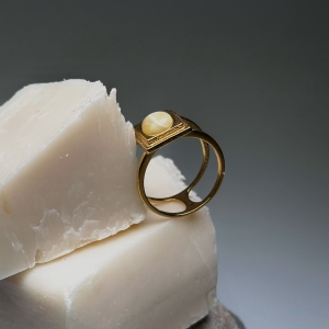 Кольцо серебряное с янтарём R20043ZM Кольцо серебряное с янтарём R20043ZM