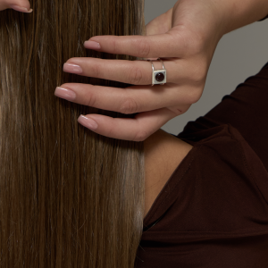 Кольцо серебряное с янтарём R20043SV Кольцо серебряное с янтарём R20043SV