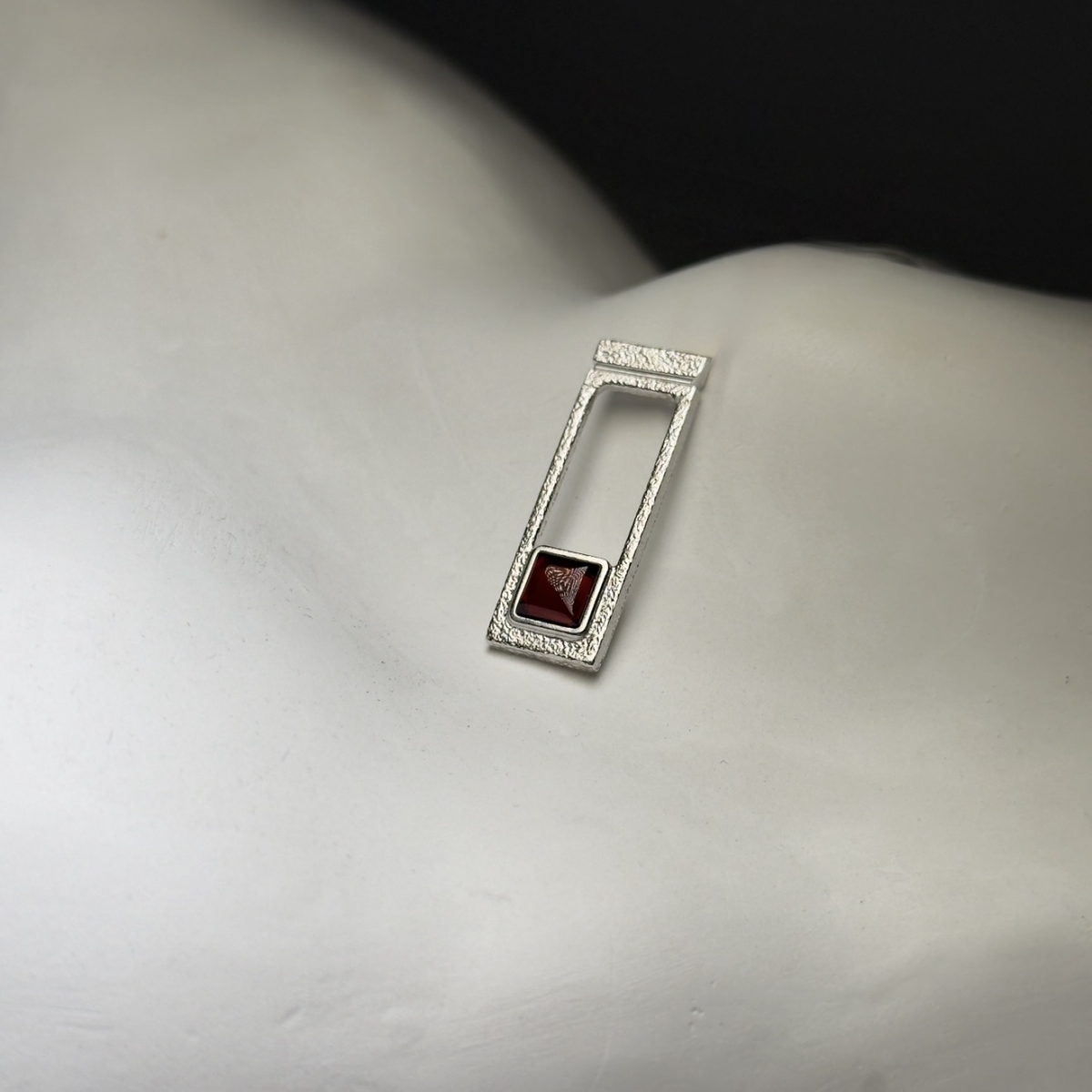 Кулон серебряный с янтарём P20049SV Кулон серебряный с янтарём P20049SV