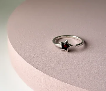 Кольцо серебряное с янтарём R10010-1SV Кольцо серебряное с янтарём R10010-1SV