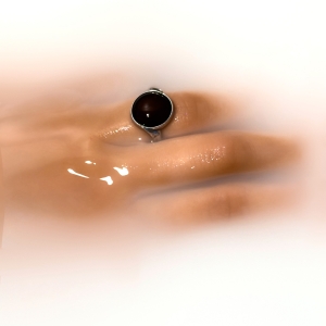 Кольцо серебряное с янтарём R9222SV Кольцо серебряное с янтарём R9222SV