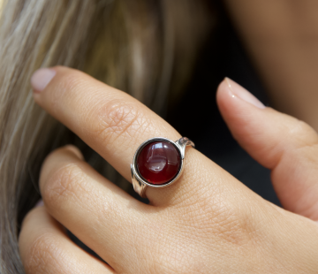 Кольцо серебряное с янтарём R9222SV