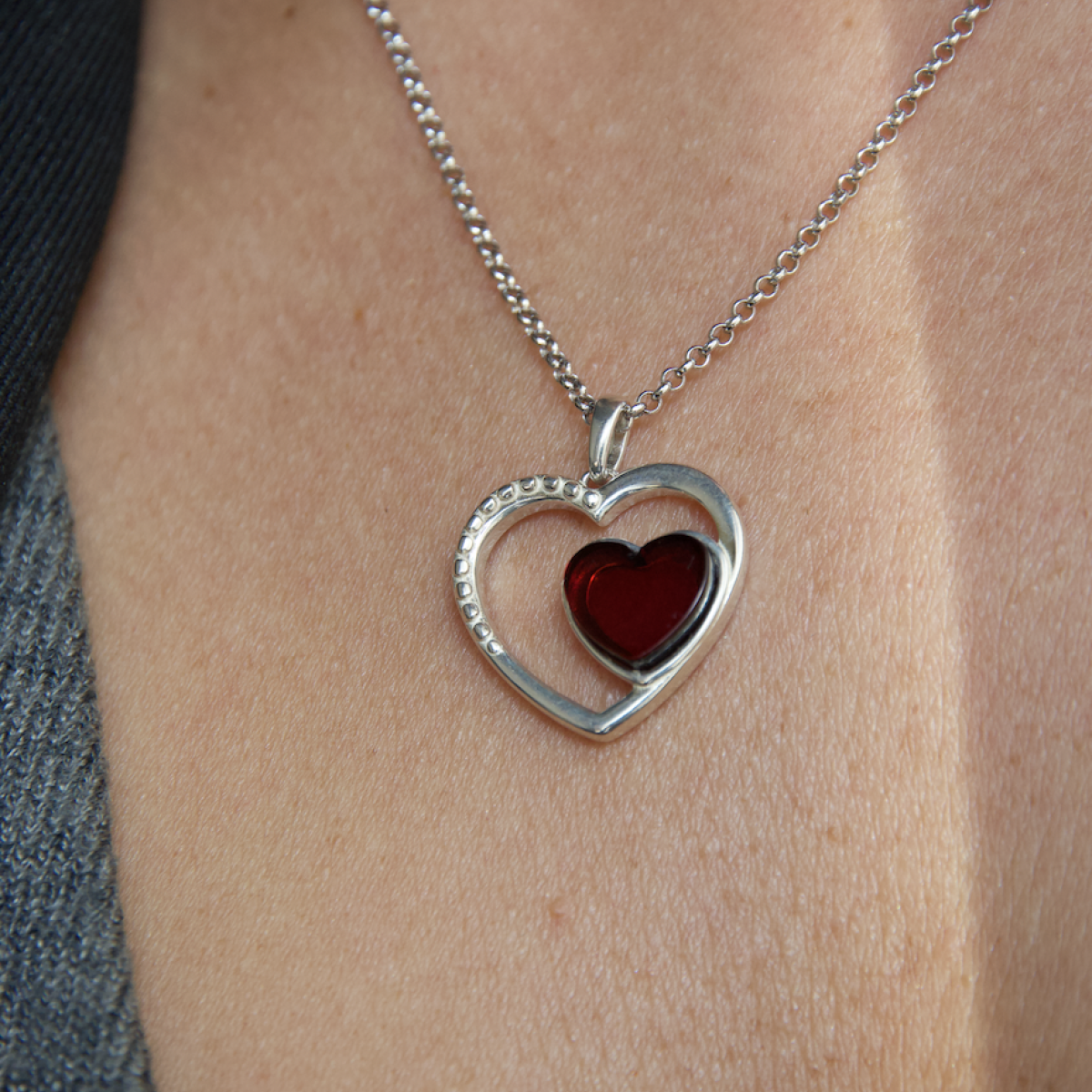 Кулон серебряный с янтарём P9168-1SV