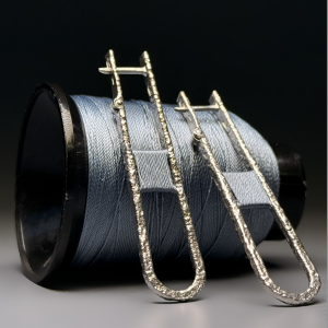 Серебряные серьги E5046R014