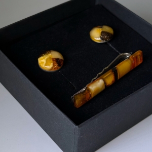 Запонки и зажим для галстука с натуральным янтарем Запонки и зажим для галстука с натуральным янтарем
