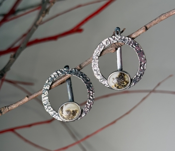 Silver earrings with amber Silver earrings with amber