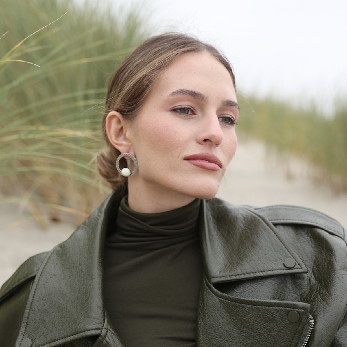 Серебряные серьги с янтарем Е31004CM