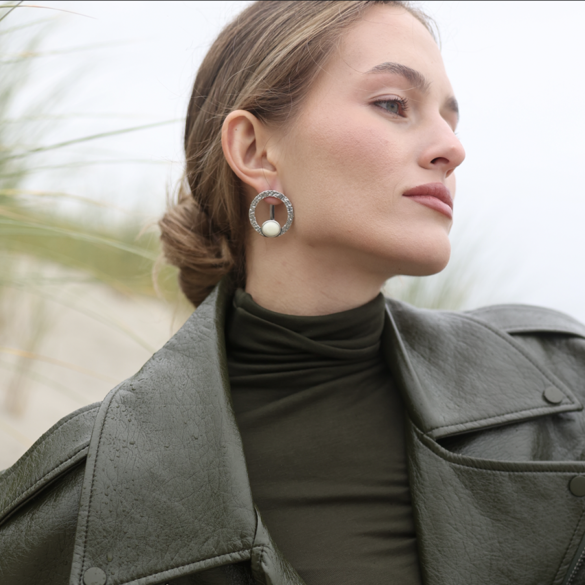 Серебряные серьги с янтарем Е31004CM