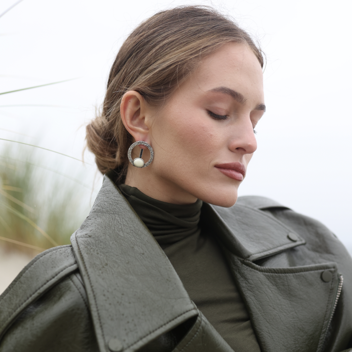 Серебряные серьги с янтарем Е31004CM