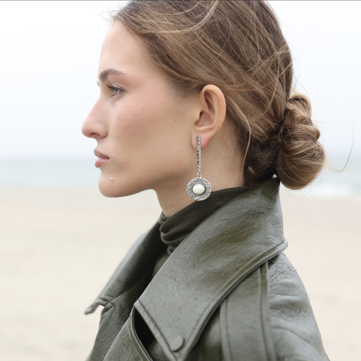 Серебряные серьги с янтарем Е30004CM