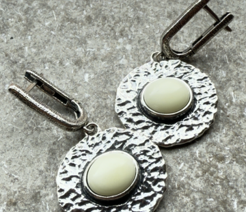 Серебряные серьги с янтарем Е32004CM