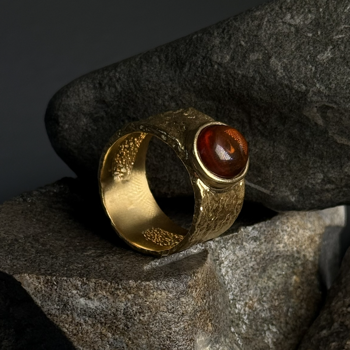 Silver ring with amber R30004ZK