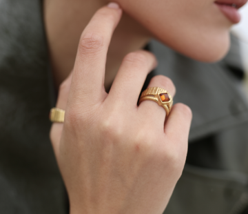 Серебряное кольцо с янтарем R30002ZK Серебряное кольцо с янтарем R30002ZK