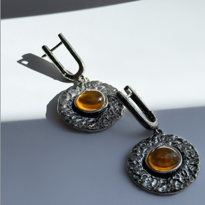 Серебряные серьги с янтарем Е32004CK