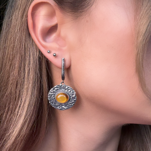 Серебряные серьги с янтарем Е32004CK
