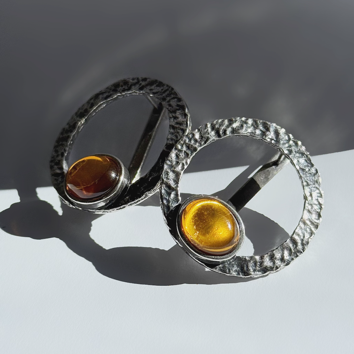 Серебряные серьги с янтарем Е31004CK