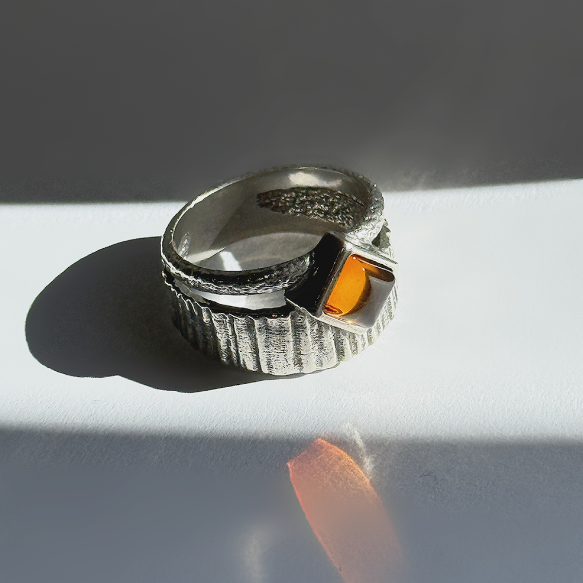 Silver ring with amber R30002CК