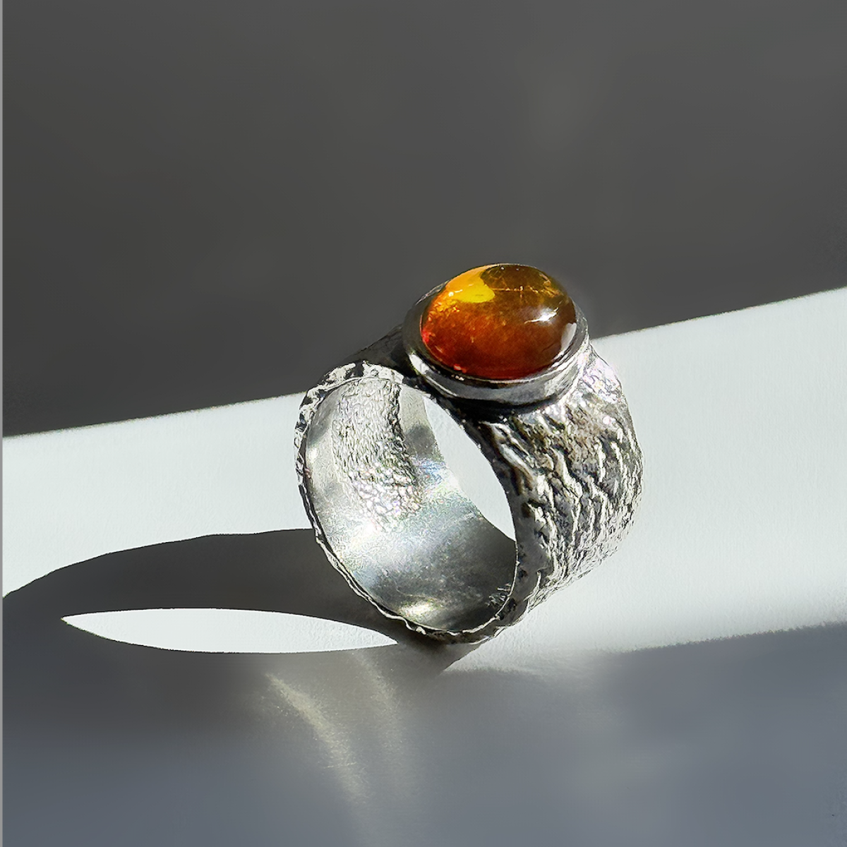 Silver ring with amber R30004CК