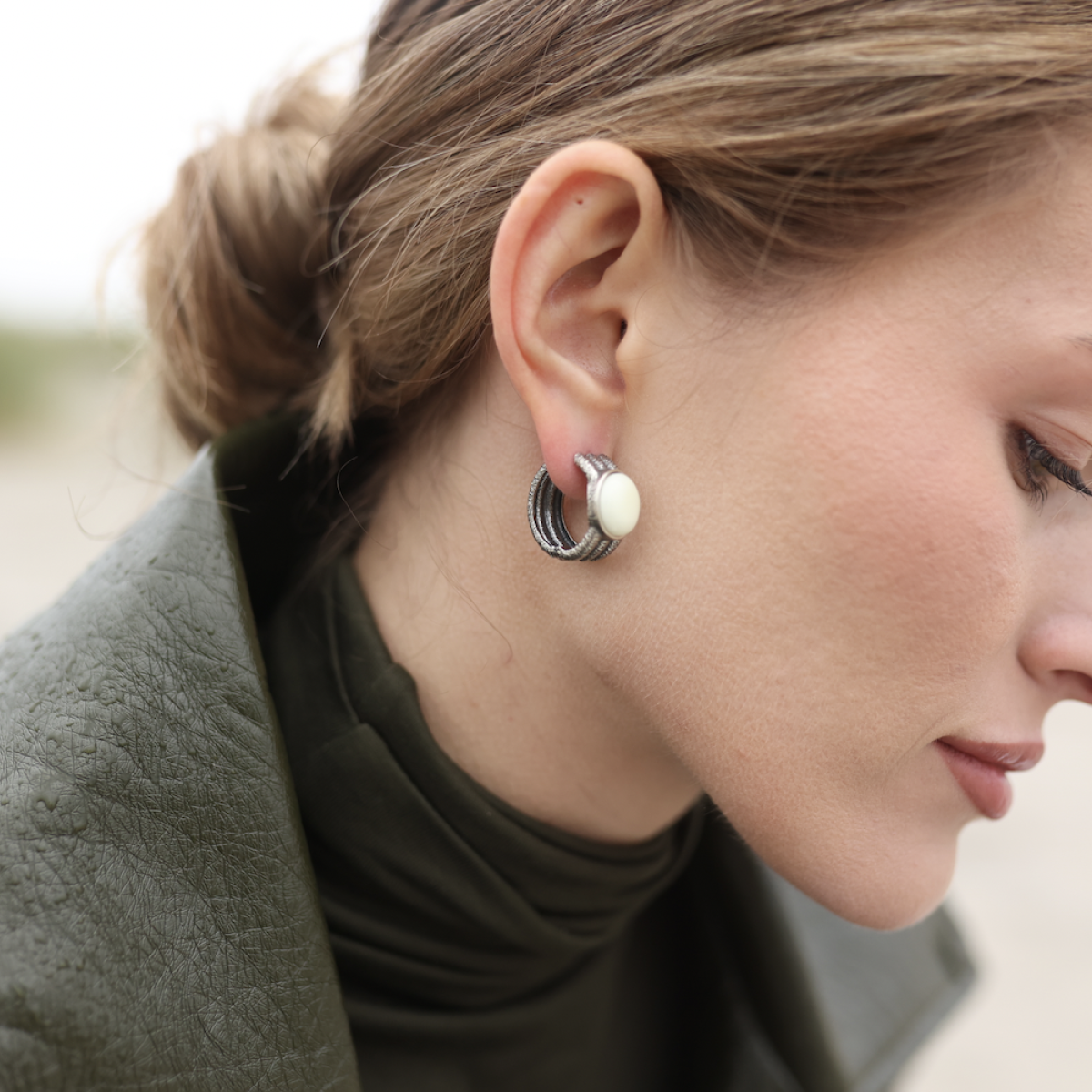 Серебряные серьги с янтарем Е30012СM