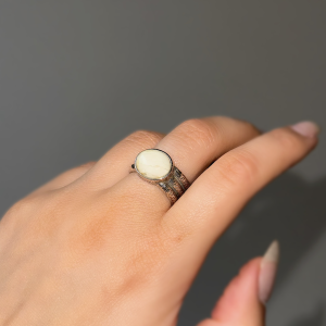 Серебряное кольцо с янтарем R30012СМ