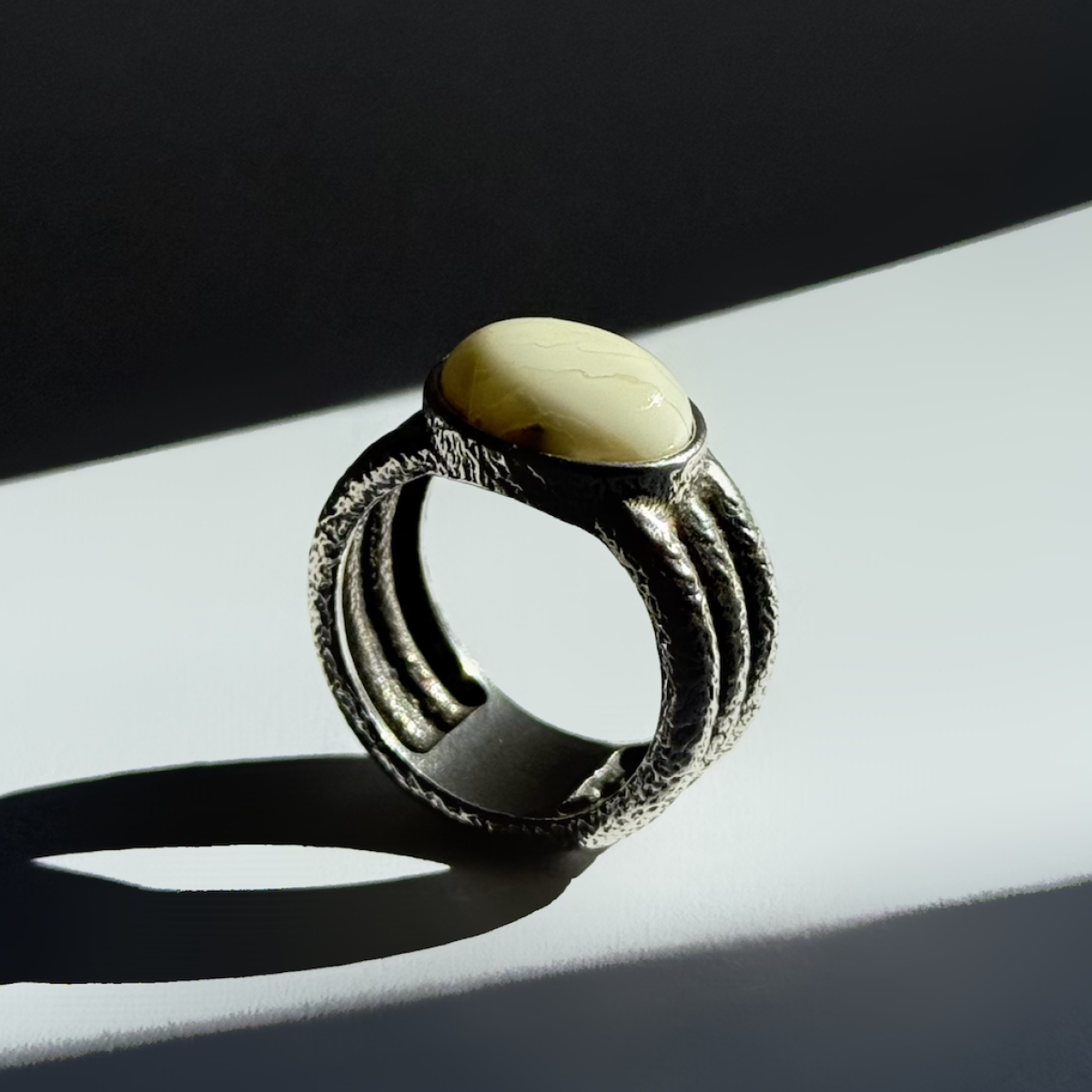 Silver ring with amber R30004CM Silver ring with amber R30004CM