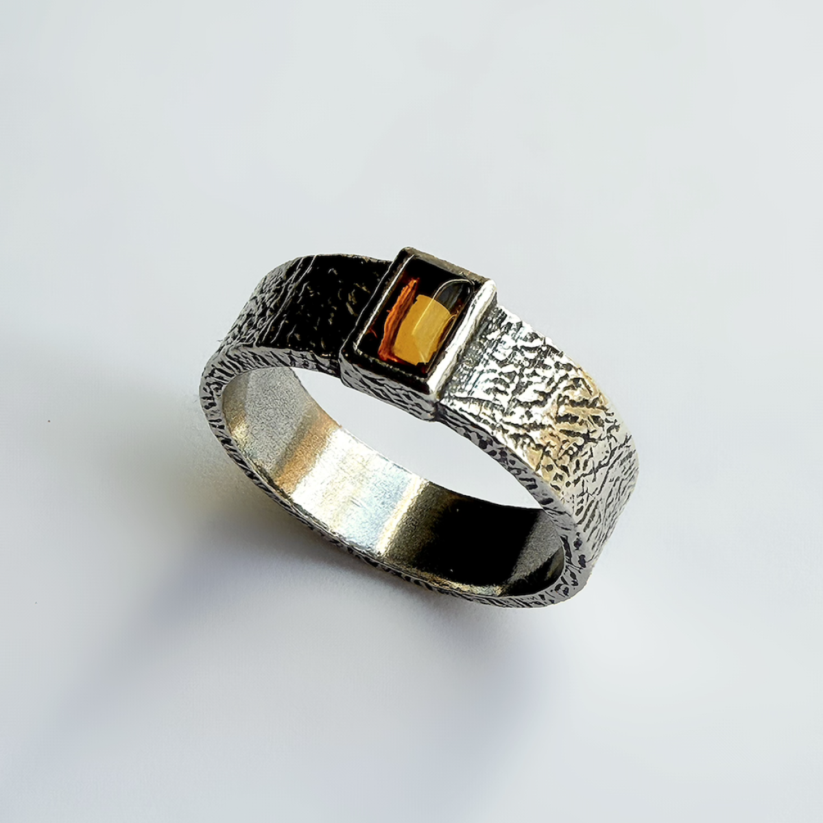 Silver ring with amber R30002CК Silver ring with amber R30002CК