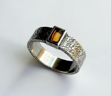 Silver ring with amber R30002CК Silver ring with amber R30002CК
