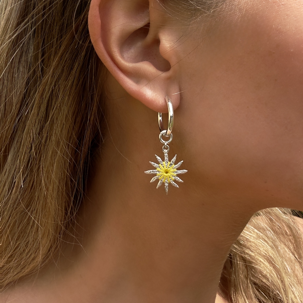 Silver earrings with amber E5042S006 Silver earrings with amber E5042S006