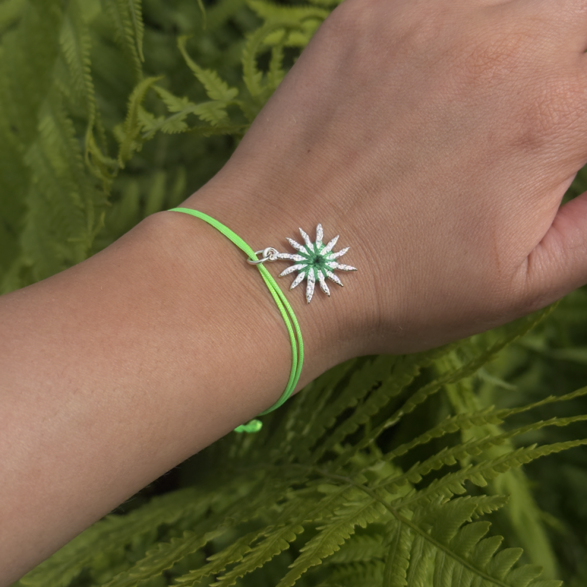 Silver  with bracelet  W5042R003