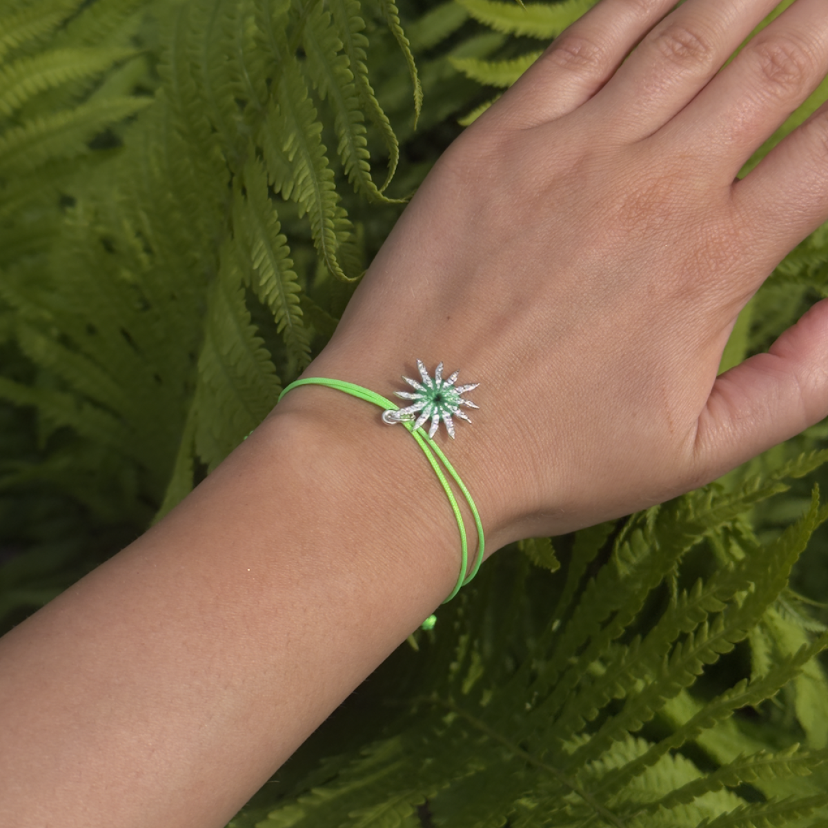 Silver  with bracelet  W5042R003