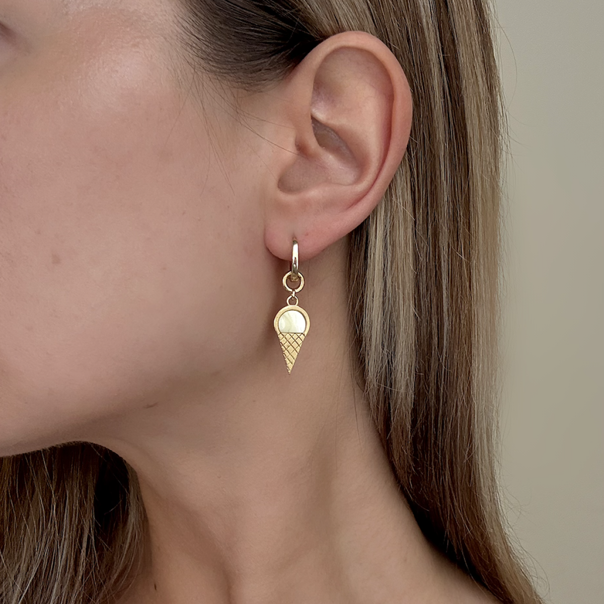 Silver Pendant with Natural E7004ZM Silver Pendant with Natural E7004ZM