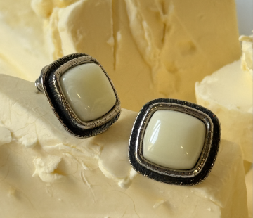 Silver earrings with amber Е30013СM