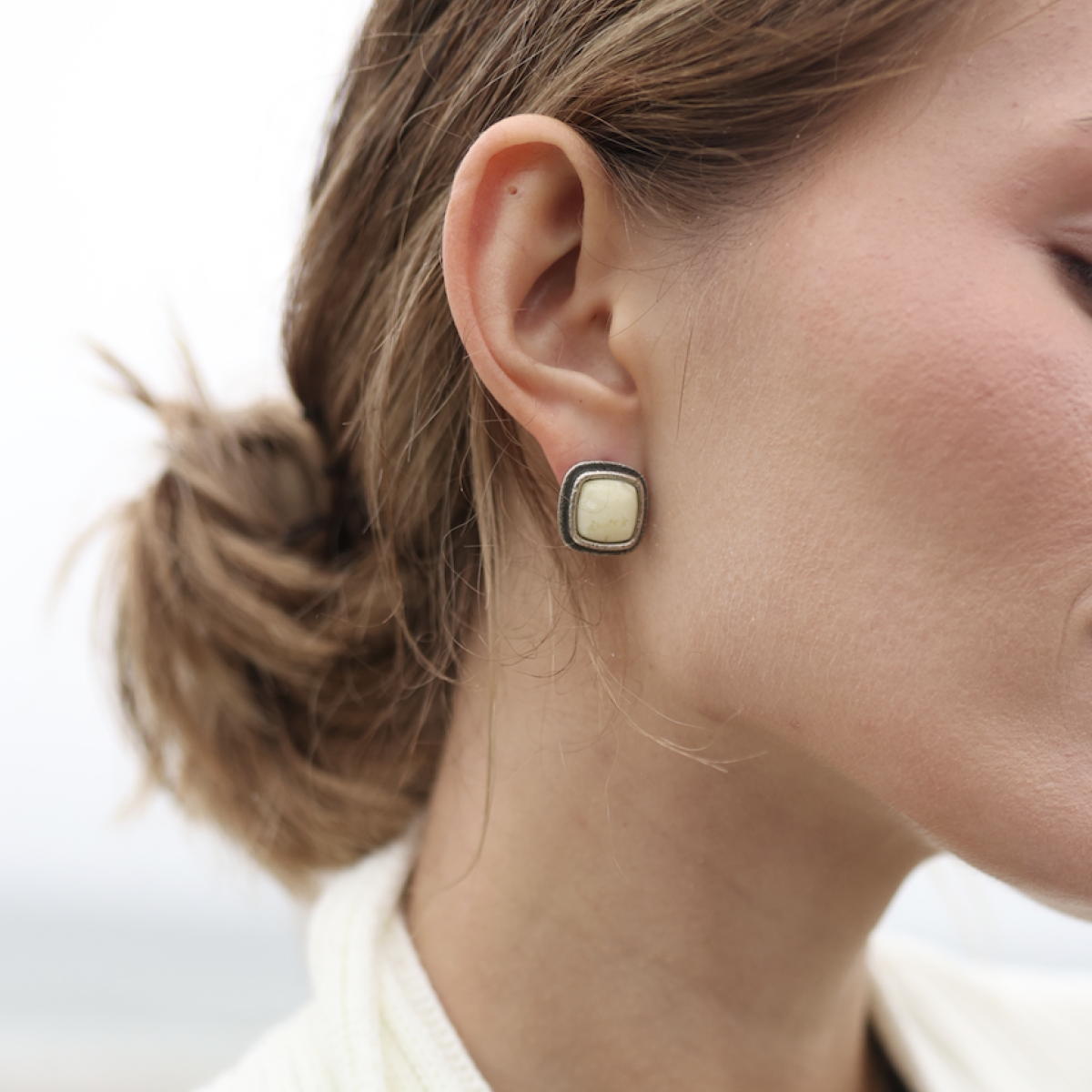 Silver earrings with amber Е30013СM