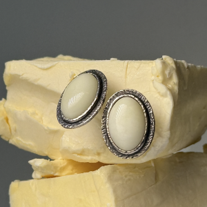 Серебряные серьги с янтарем E31022CM