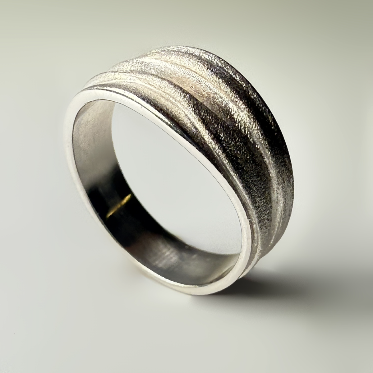 Silver ring with amber R30029R