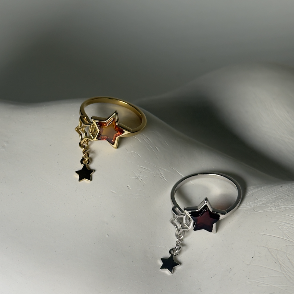 Silver ring with amber R11010-2ZK