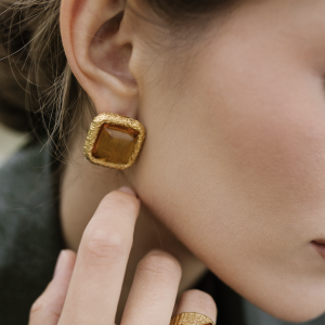 Серебряные серьги с янтарем E30011ZK