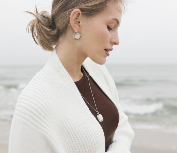 Silver earrings with amber P30011СМ