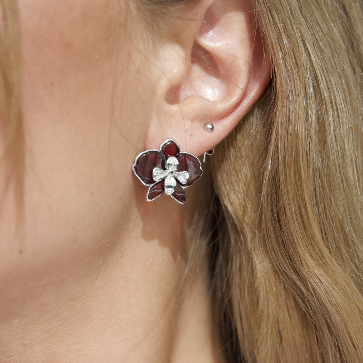 Silver earrings with amber E9211SV Silver earrings with amber E9211SV